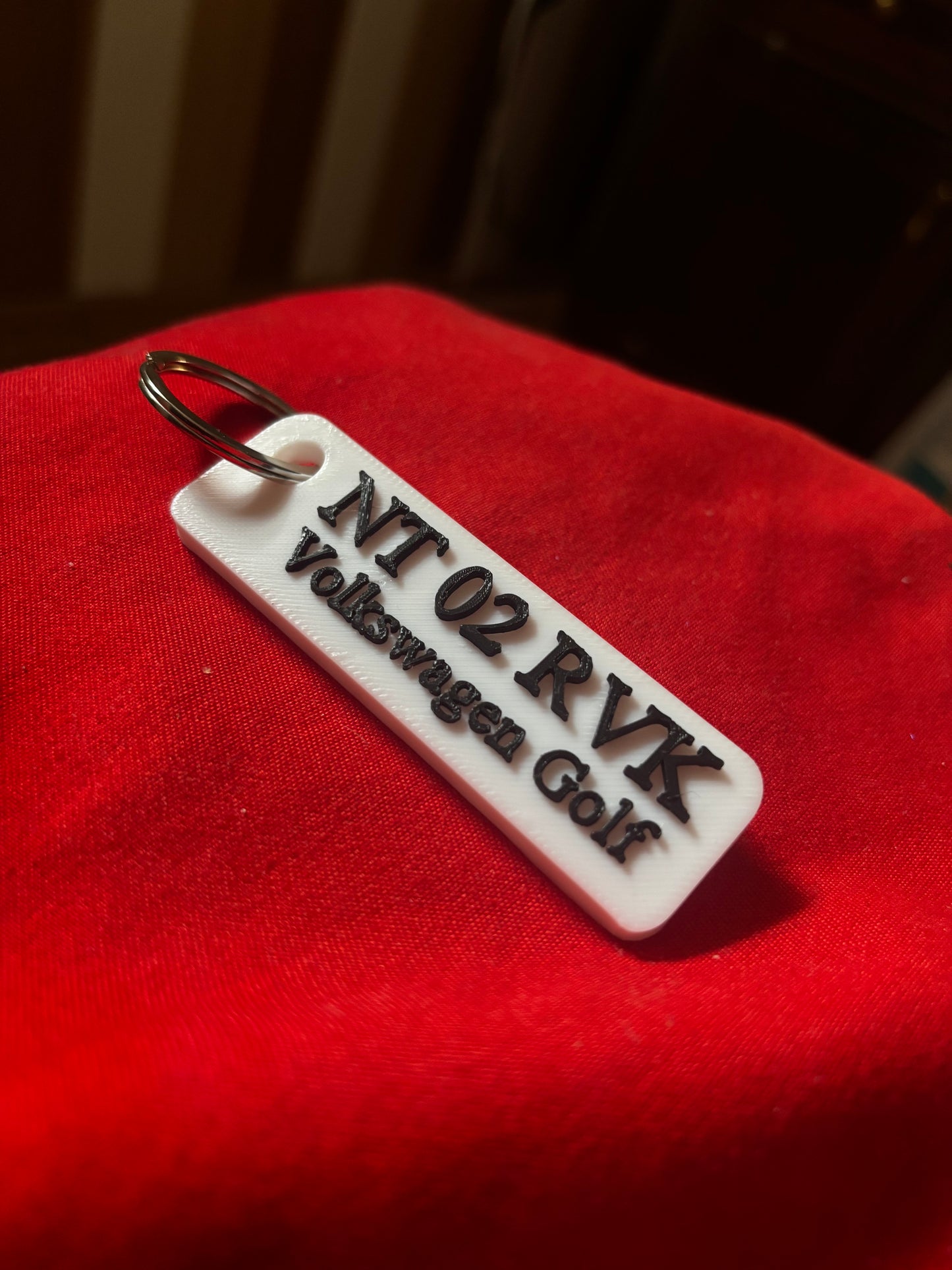Breloc Personalizat Auto – Număr Înmatriculare + Model Mașină